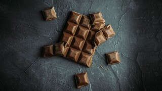 Γιατί η σοκολάτα θα ακριβύνει ακόμη περισσότερο μέσα στο 2024
