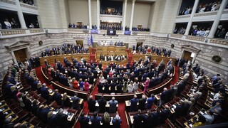 Με... σχήμα 2015 οι έδρες των κομμάτων στο Κοινοβούλιο - Ποιος παραδίδει γραφείο σε νέο αρχηγό