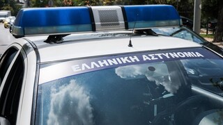 Θεσσαλονίκη: Ταμπουρωμένος σε διαμέρισμα άνδρας που κυνηγούσε 17χρονο με μαχαίρι