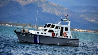 Φωτιά σε σκάφος με τρεις επιβάτες στην Κάλυμνο