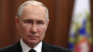 Ρωσία: Η κυβέρνηση κάνει αύξηση 10,5% στους μισθούς των στρατιωτικών
