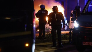 Βία και λεηλασίες στη Γαλλία: Πλιάτσικο σε κατάστημα με όπλα - Ισχυρή έκρηξη στη Μασσαλία