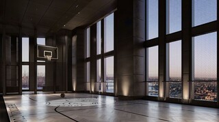 Ένα ημιυπαίθριο γήπεδο μπάσκετ, 66 ορόφους πάνω από το έδαφος