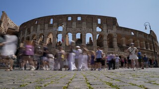 «Δεν ήξερα ότι ήταν αρχαίο μνημείο», λέει ο τουρίστας που χάραξε το όνομά του στο Κολοσσαίο