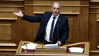 Βελόπουλος κατά Μητσοτάκη: «Φέρατε... copy paste τις προγραμματικές του 2019»