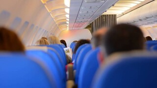 Αναστάτωση σε πτήση για Λονδίνο: Καυγάς επιβατών για μια θέση στο παράθυρο