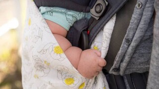 Χανιά: Αστυνομικοί έσωσαν μωρό από θερμοπληξία - Οι γονείς το άφησαν στο αυτοκίνητο και πήγαν βόλτα