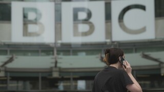 Και δεύτερο άτομο καταγγέλλει τον παρουσιαστή του BBC: Μου έστελνε υβριστικά μηνύματα