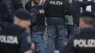 Σοκ στην Ιταλία: Δεσμοφύλακες βασάνισαν και ξυλοκόπησαν έναν κρατούμενο