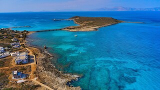 Η Daily Telegraph «ψηφίζει» 20 ελληνικά νησιά για το 2023