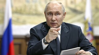 Για «τρομοκρατική ενέργεια» στην γέφυρα της Κριμαίας μιλά ο Πούτιν και απειλεί με «απάντηση»