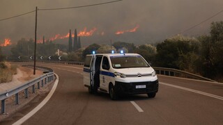 Φωτιά στην Κορινθία: Άνοιξε η παλαιά Εθνική οδός Αθηνών - Κορίνθου και στα δύο ρεύματα