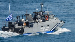 Ρόδος: Aκινητοποιήθηκε σκάφος με παράτυπους μετανάστες - Συνελήφθη ο κυβερνήτης