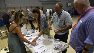 Ισπανία - Εκλογές: Προς απόλυτη πλειοψηφία η Δεξιά - Ακροδεξιά