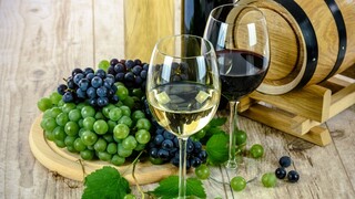 «Κερδίζει» τους τουρίστες το ελληνικό κρασί