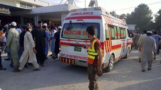 Βομβιστής αυτοκτονίας ο δράστης πίσω από την έκρηξη στο Πακιστάν