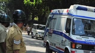 Ινδία: 17 εργαζόμενοι νεκροί από κατάρρευση γερανού, δεκάδες παγιδευμένοι