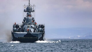 Κίεβο: Διαψεύδει πως επιτέθηκε σε εμπορικά πλοία στη Μαύρη Θάλασσα