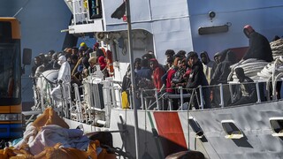 Ιταλία: Δύο νεκροί, 57 διασωθέντες από δύο ναυάγια σκαφών με μετανάστες στα ανοικτά της Λαμπεντούζα