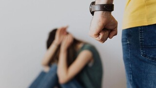 Αγρίνιο: Στο νοσοκομείο γυναίκα που ξυλοκοπήθηκε από το σύζυγό της - Συνελήφθη ο δράστης