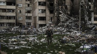 Δύο άνθρωποι σκοτώθηκαν σε ρωσικούς βομβαρδισμούς σε Χαρκόβο και Ζαπορίζια