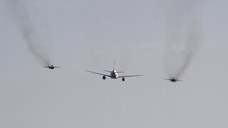 ΗΠΑ: Μαχητικό αεροσκάφος συνετρίβη σε αεροπορική επίδειξη - Εκτινάχθηκαν οι πιλότοι
