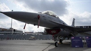 ΗΠΑ: Πράσινο φως σε Δανία - Ολλανδία για παράδοση F-16 στο Κίεβο, μόλις εκπαιδευτούν οι πιλότοι