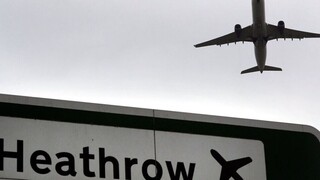 Βρετανία: «Έπεσε» το σύστημα ελέγχου πτήσεων - Χιλιάδες επιβάτες εγκλωβισμένοι σε αεροδρόμια