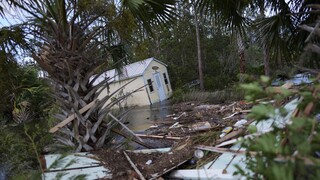 Συναγερμός στις ΗΠΑ: Ο τυφώνας Ιντάλια συνεχίζει τη σαρωτική του πορεία