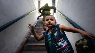 Πόλεμος Ουκρανία: Nέες απειλές για βόμβες σε όλα τα σχολεία του Κιέβου