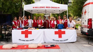 Παγκόσμια Ημέρα Πρώτων Βοηθειών: Μεγάλη δράση του Ελληνικού Ερυθρού Σταυρού στο Σύνταγμα