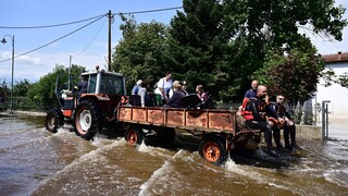 Κακοκαιρία Daniel: Το νερό «καταπίνει» χωριά στη Λάρισα - Συνεχείς εκκενώσεις