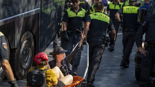 Ολλανδία: Συλλήψεις ακτιβιστών σε διαδηλώσεις κατά της βιομηχανίας ορυκτών καυσίμων
