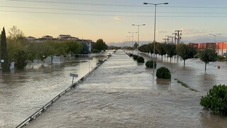 Κακοκαιρία Daniel: Πλημμυρισμένη η Εθνική Οδός - Σε εγρήγορση οι κάτοικοι για νέα υπερχείλιση