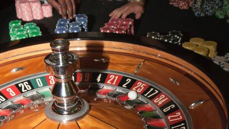 «Σκληρό πόκερ» για τα καζίνο - Τι συμβαίνει σε Ελληνικό, Πάρνηθα, Λουτράκι