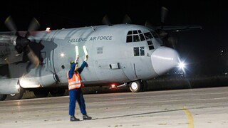 Με C-130 η ανθρωπιστική βοήθεια της Ελλάδας προς τη Λιβύη