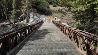 Θεομηνία στο Βόλο: Έτοιμη η γέφυρα τύπου Μπέλεϋ από τον στρατό - Αποκαταστάθηκε η κυκλοφορία