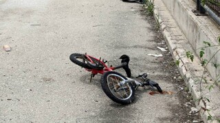 Λάρισα: Αυτοκίνητο παρέσυρε 13χρονο που έκανε ποδήλατο