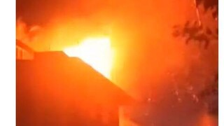 Kιάτο: Κεραυνός προκάλεσε φωτιά δίπλα σε σπίτια