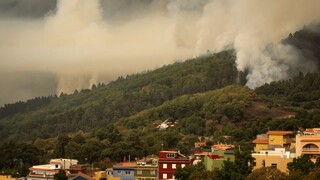 Πυρκαγιά στην Τενερίφη, 3.000 άνθρωποι απομακρύνθηκαν από τα σπίτια τους