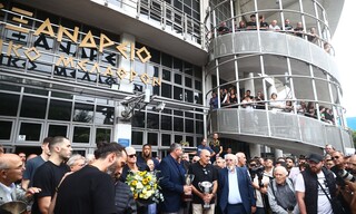 Γιάννης Ιωαννίδης: Πλήθος κόσμου αποχαιρέτησε τον «Ξανθό» σε λαϊκό προσκύνημα