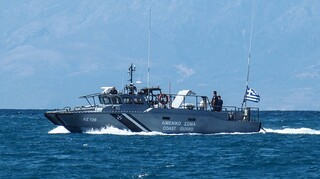 Καταδίωξη σκάφους που αποβίβασε μετανάστες στην Κω - Κινήθηκε προς τις τουρκικές ακτές