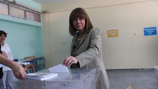 Ψήφισε στην Γκράβα η Κατερίνα Σακελλαροπούλου
