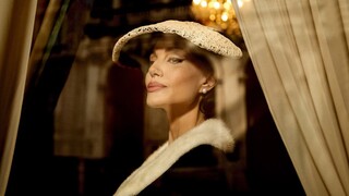 Πρώτη ματιά της Angelina Jolie ως Μαρία Κάλλας στην νέα της ταινία