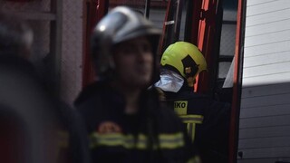 Πυρκαγιά σε διαμέρισμα στο Παγκράτι: Απομακρύνθηκαν οι ένοικοι