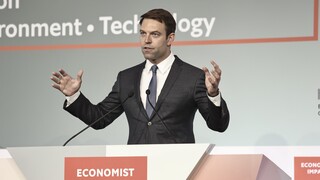 Κασσελάκης στο συνέδριο του Economist: Δεν είμαι τυπικός Αριστερός, αλλά είμαι με το λαό