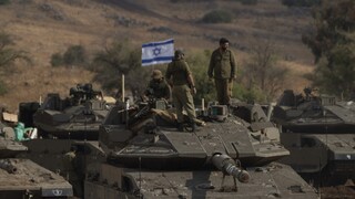 Ισραηλινά άρματα μάχης στα περίχωρα της πόλης της Γάζας