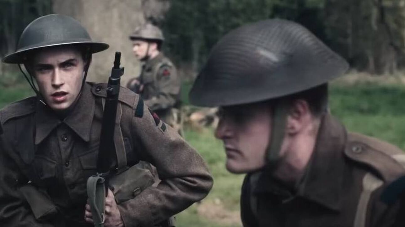 Αγνώριστος στο πρώτο τρέιλερ της ταινίας «The Last Rifleman» ο Πιρς Μπρόσναν