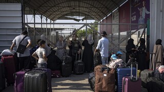 Λωρίδα της Γάζας: 12 Έλληνες πέρασαν από τη Ράφα με ασφάλεια