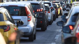 Θεσσαλονίκη: Καραμπόλα επτά αυτοκινήτων στον περιφερειακό – Σοβαρά τραυματισμένη μια γυναίκα